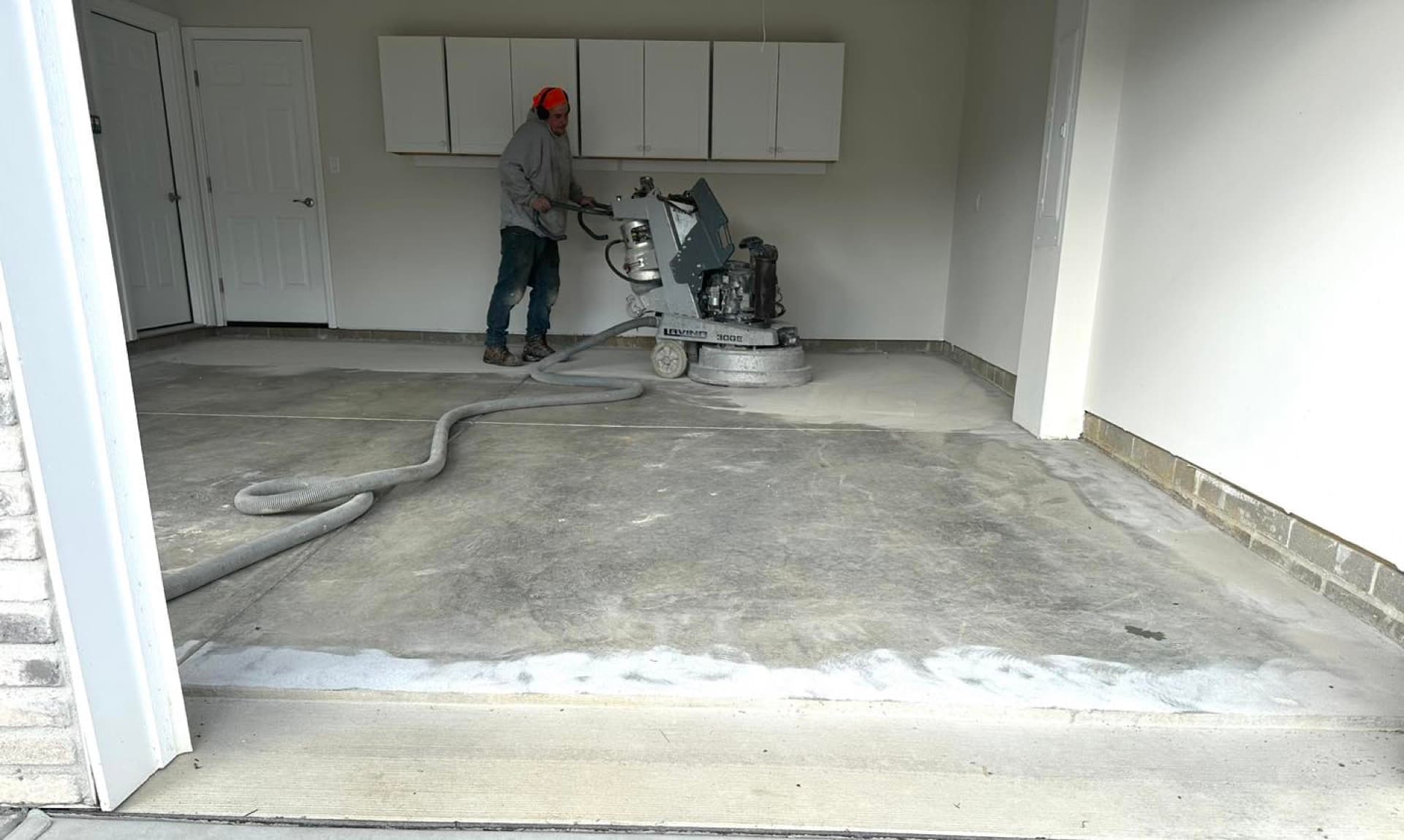 Industrial diamond floor grinding process — Diamond Concrete Coating Cleveland OH